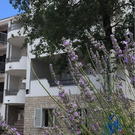 Apartmani Ana Малинска Экстерьер фото