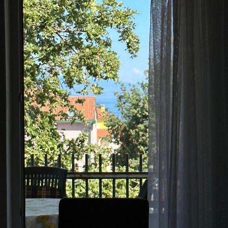 Apartmani Ana Малинска Экстерьер фото
