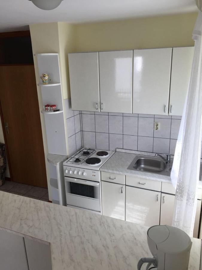 Apartmani Ana Малинска Экстерьер фото