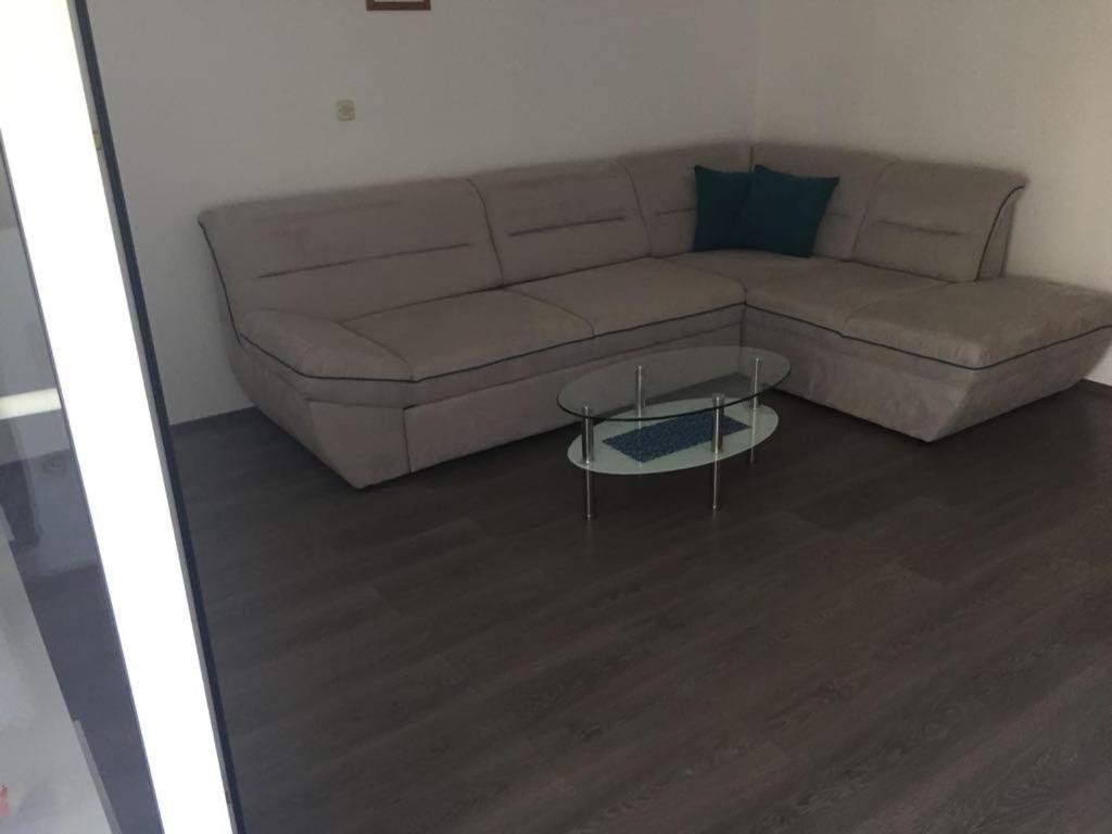 Apartmani Ana Малинска Экстерьер фото
