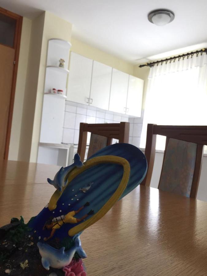 Apartmani Ana Малинска Экстерьер фото