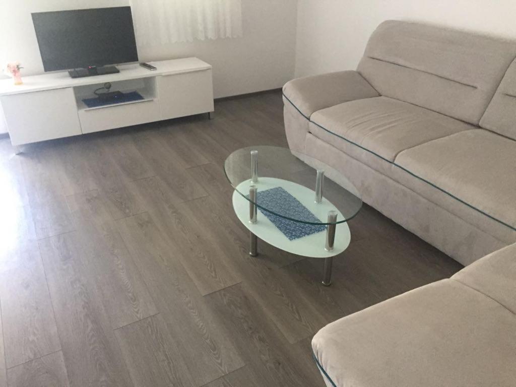 Apartmani Ana Малинска Экстерьер фото