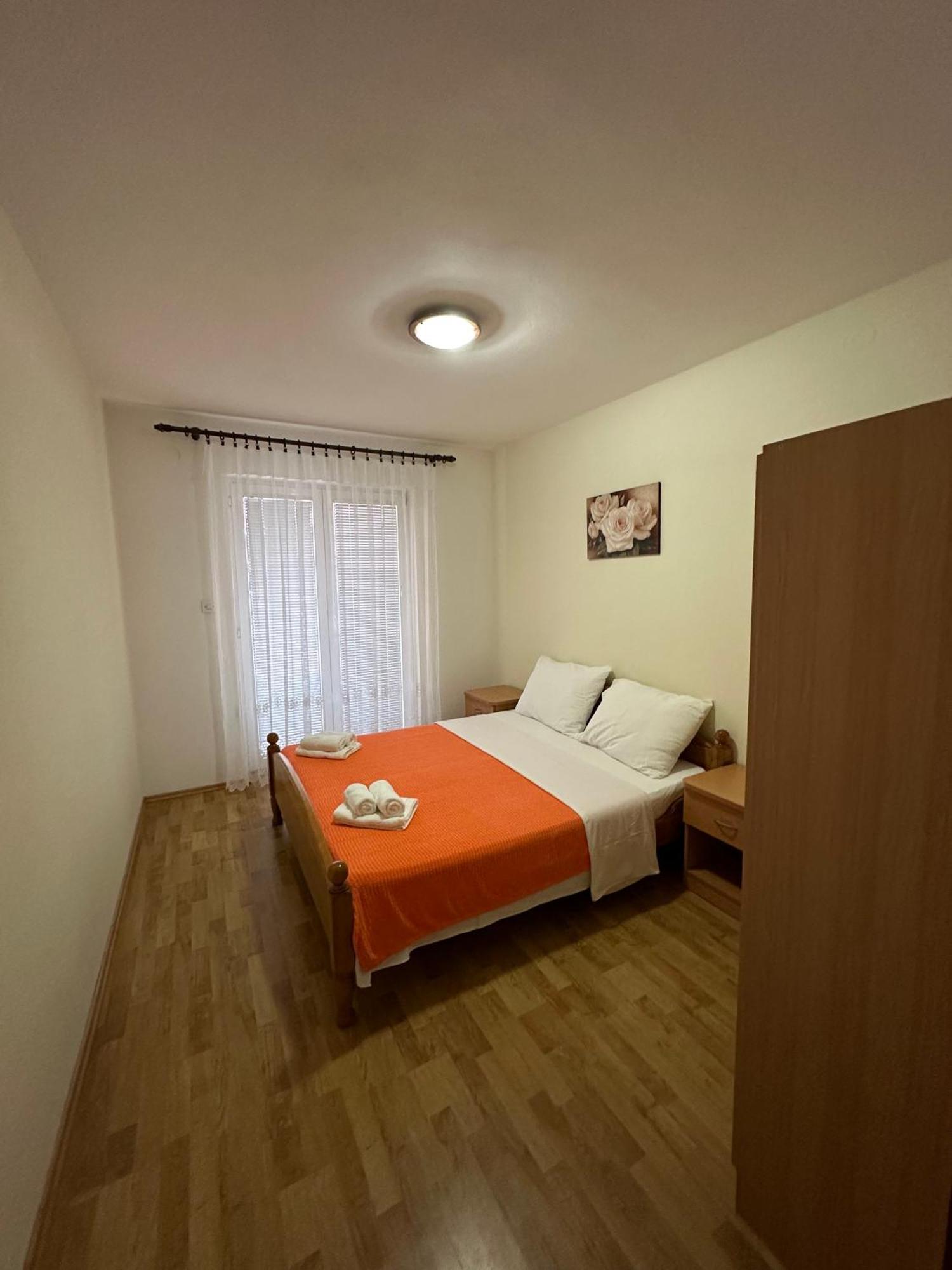 Apartmani Ana Малинска Экстерьер фото