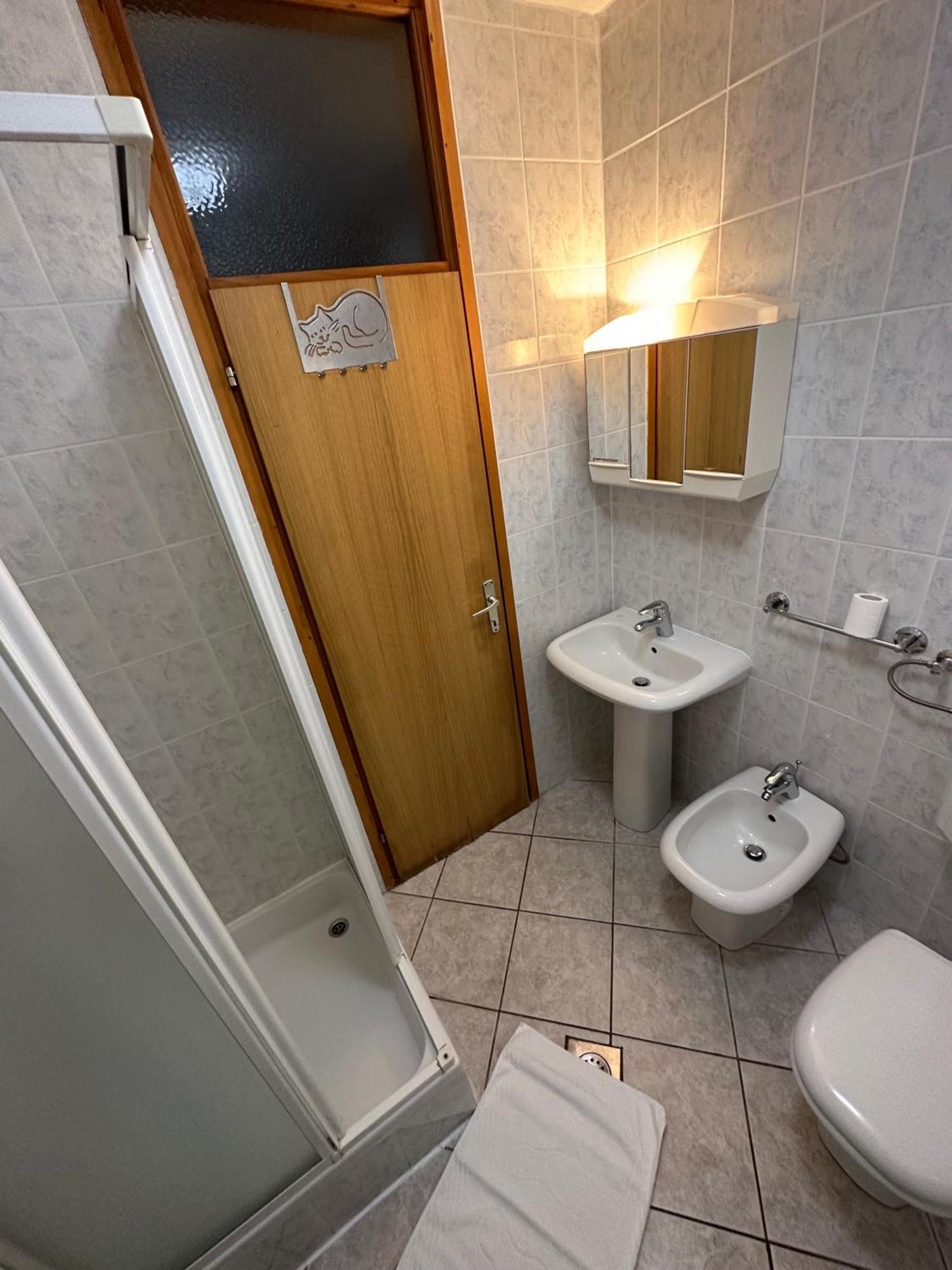Apartmani Ana Малинска Экстерьер фото