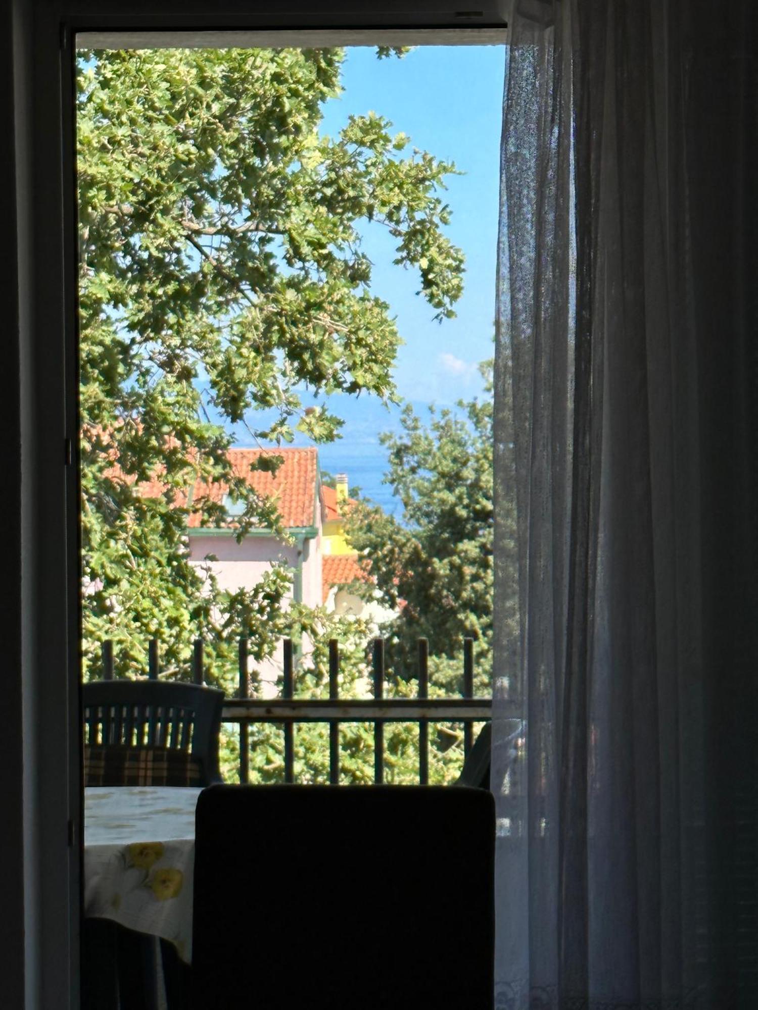Apartmani Ana Малинска Экстерьер фото
